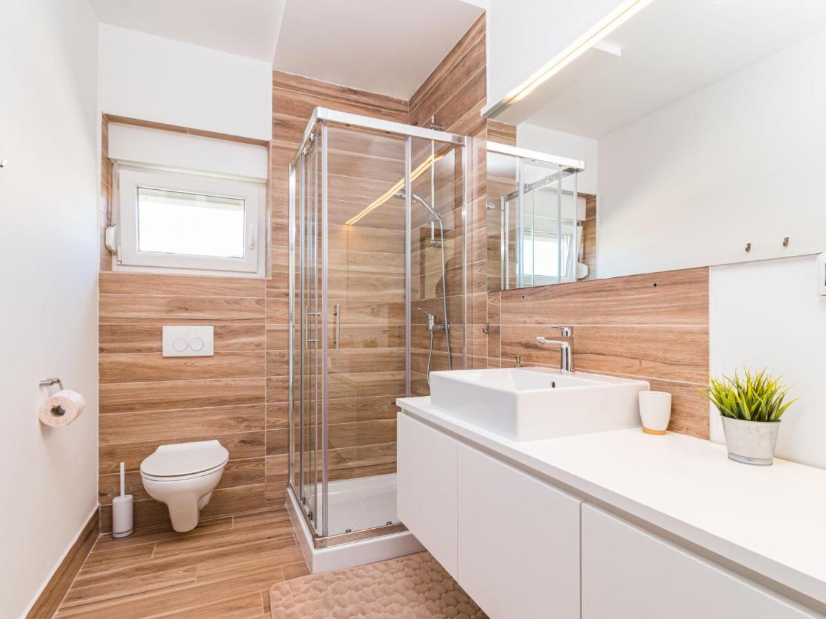 Virtus - Nvg360 By Interhome * Brtonigla